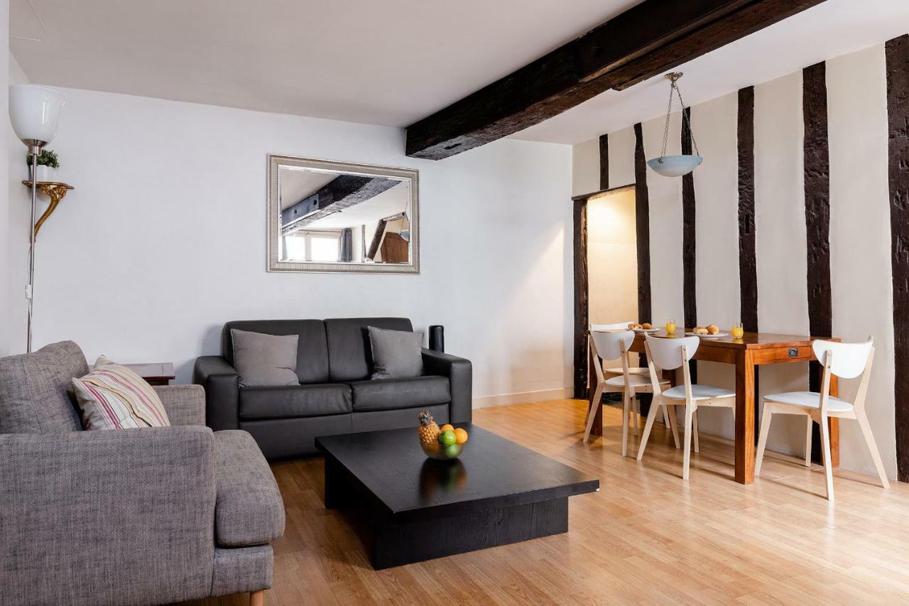 Les Halles - Chatelet Private * Paris